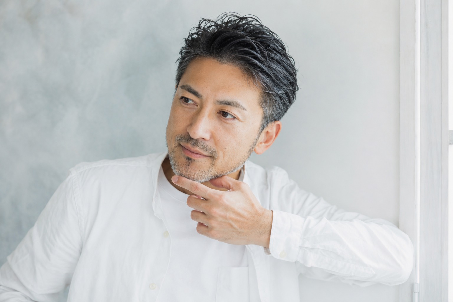 つるるんとんでお手入れをした、清潔感のある男性